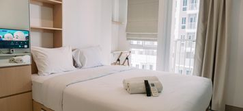 Bilik Tidur 2 Comfy and Relax Studio at Tokyo Riverside PIK 2 Apartment By Travelio