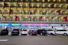 レストラン Nagoya Thamrin City Apartment Tower A