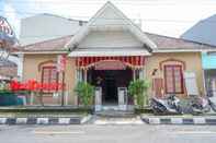 Exterior RedDoorz @ Golden Inn Tugu Yogyakarta