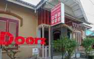 Exterior 7 RedDoorz @ Golden Inn Tugu Yogyakarta