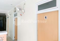 Others 7 Oma Uti Syariah Mitra RedDoorz near Stasiun Lempuyangan