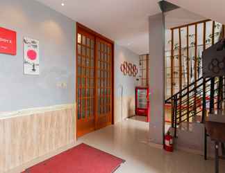 Lobby 2 RedDoorz @ Manukan Surabaya