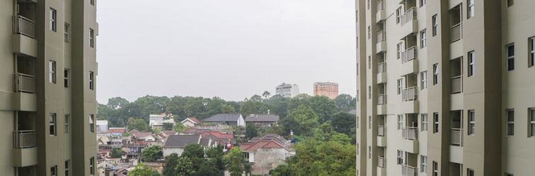 Lobby Minimalist 1BR Parahyangan Residence Apartment By Travelio