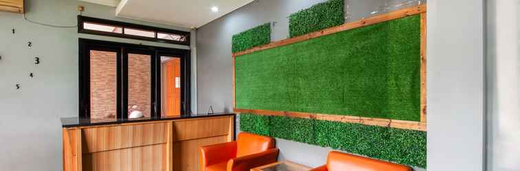 Lobby RedDoorz Plus near Kelapa Dua Kebon Jeruk