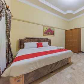 Others1RedDoorz Syariah @ Bumi Eyang Enin Homestay Tasikmalaya,Cigalontang飯店