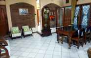 Ruang untuk Umum 2 Joglo Ayu Syariah Guest House