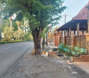 Bangunan 6 Joglo Ayu Syariah Guest House