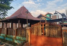 Bangunan 3 Joglo Ayu Syariah Guest House