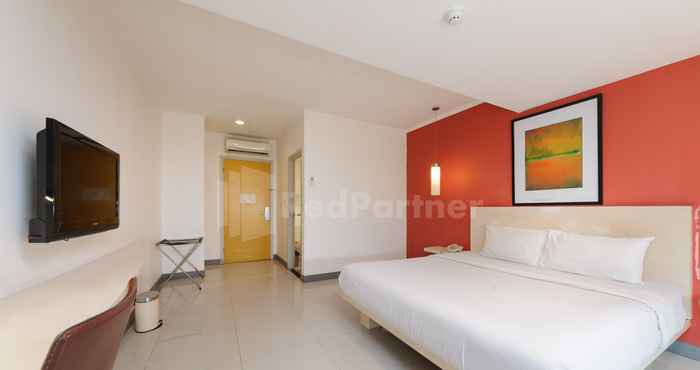 Kamar Tidur NamRoom Hotel Glodok RedPartner