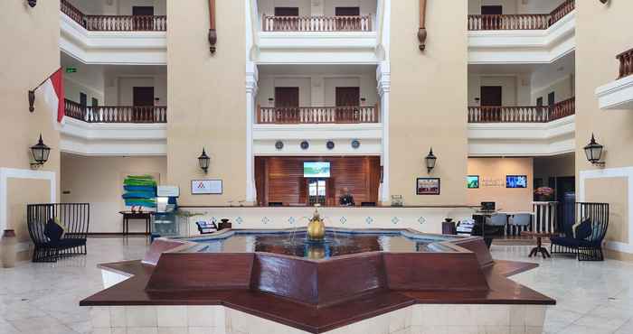 Lobi TripleTree Hotel & Resort Bukittinggi
