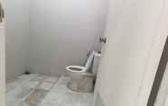 Toilet Kamar 6 Villa Welirang 7 By N2K