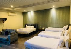 Bedroom 7 I Garden Hotel