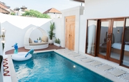 Swimming Pool 5 Melviano Suite & Villa