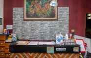 Lobby 2 RedDoorz @ Mamagayo Inn Yogyakarta