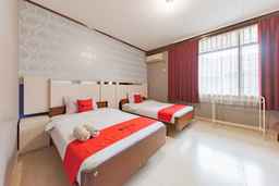 RedDoorz Syariah @ Hotel Budi Family, USD 27.28