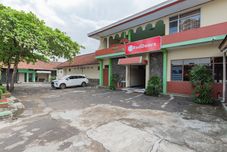 外観 RedDoorz Syariah @ Hotel Budi Family