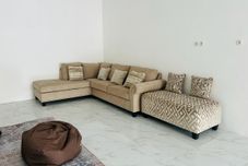 大廳 Urbanview Hotel Nimara Ngawi by RedDoorz