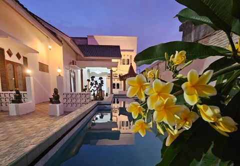 スイミングプール D'Rey Hotel