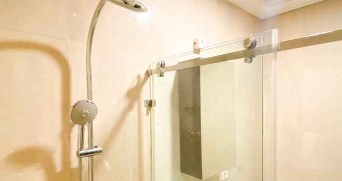 In-room Bathroom Comfort and Elegant 1BR Sudirman Suites Apartment By Travelio