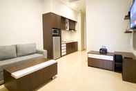 Common Space Comfort and Elegant 1BR Sudirman Suites Apartment By Travelio