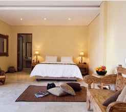 Kamar Tidur 4 Soleil Suites Petitenget By the jero 18