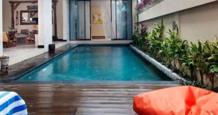 Kolam Renang Soleil Suites Petitenget By the jero 18