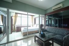 Lobby Homey 1BR at Aryaduta Residence Apartment Surabaya By Travelio