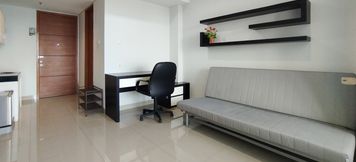 ล็อบบี้ 5 Comfy and Nice 1BR at Dago Suites Apartment By Travelio