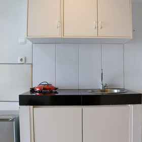 Others 1 1BR ที่สะดวกสบายและดีที่ Dago Suites Apartment By Travelio, โรงแรม & ที่พัก Pasteur Trans Dipatiukur