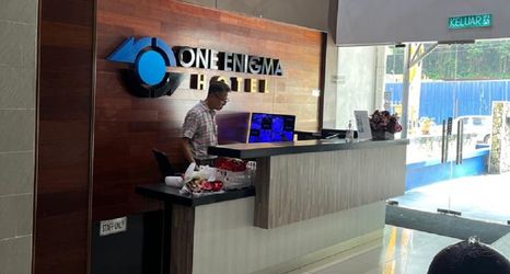 로비 2 OYO 91009 One Enigma Hotel