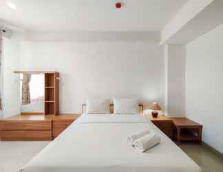 Bilik Tidur 2 The Urbanite 2BR at Dago Suites Apartment By Travelio