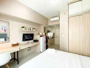Bedroom 4 Studio Apartment Springlake Summarecon Bekasi near Shopping Mall By Travelio