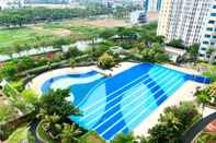 Swimming Pool Studio Apartment Springlake Summarecon Bekasi near Shopping Mall By Travelio