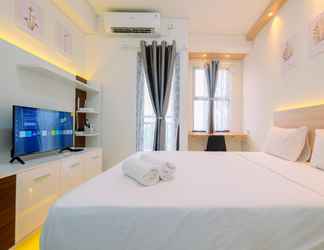 Kamar Tidur 2 Homey and Good Studio at Transpark Cibubur Apartment By Travelio