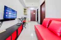 Common Space Modern Look 1BR at Scientia Residence Apartment By Travelio