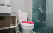 Toilet Kamar 5 Wonderful and Spacious 2BR Paddington Heights Apartment By Travelio