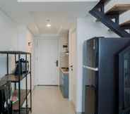 Common Space 5 Homey and Comfortable Studio Loft at Kingland Avenue Apartment By Travelio
