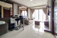 Common Space Comfortable and Strategic 2BR Apartment at Gateway Pasteur By Travelio