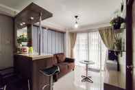 Ruang Umum Serene Designed 2BR Gateway Pasteur Apartment By Travelio