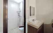 In-room Bathroom 6 Serene Designed 2BR Gateway Pasteur Apartment By Travelio