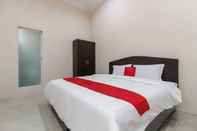 Bedroom RedDoorz @ Ralica Grand Palladium Medan