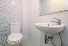 In-room Bathroom 4 Restful and Well Furnished Studio Tokyo Riverside PIK 2 Apartment By Travelio