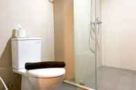 In-room Bathroom Modern Look and Comfy 1BR Gateway Park LRT City Bekasi Apartment By Travelio