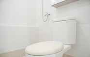 In-room Bathroom 6 Homey and Gorgeous 2BR Bassura City Apartment near Mall By Travelio