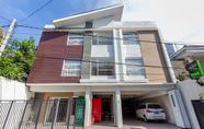 Exterior 6 Urbanview Erga Family Residence Syariah Surabaya by RedDoorz