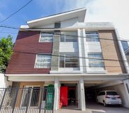 Exterior 6 Urbanview Erga Family Residence Syariah Surabaya by RedDoorz