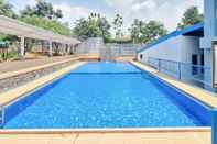 Swimming Pool Papa Kana Farm Mitra RedDoorz @ Pacet Mojokerto