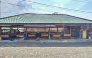 Exterior 4 Papa Kana Farm Mitra RedDoorz @ Pacet Mojokerto