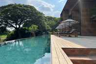 Hồ bơi Historykan Kanchanaburi Hotel 