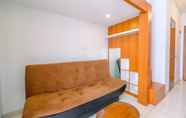 Kamar Tidur 2 Modern and Best Homey Studio at Dave Apartment By Travelio